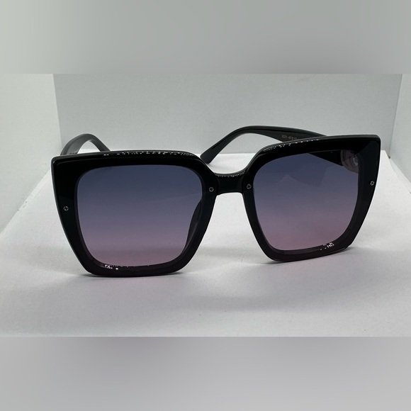 ✨? NWT Trendy Oversized Square Chic Vintage Style UV 400 Black Frame Gray Pink ? main image 16